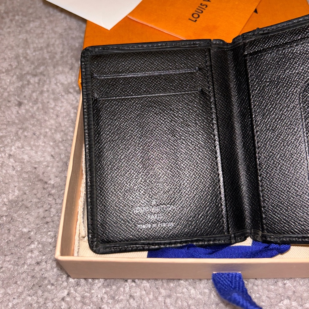 Louis Vuitton Epi wallet - Picture 2 of 9